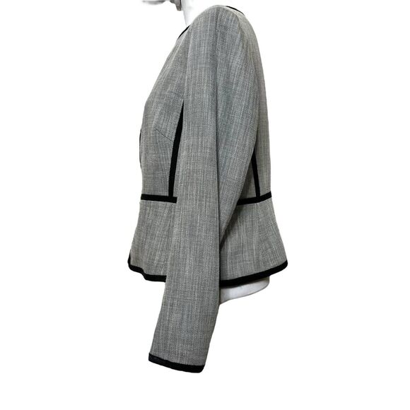 Welcome to my closet! - Picture 5 of 11